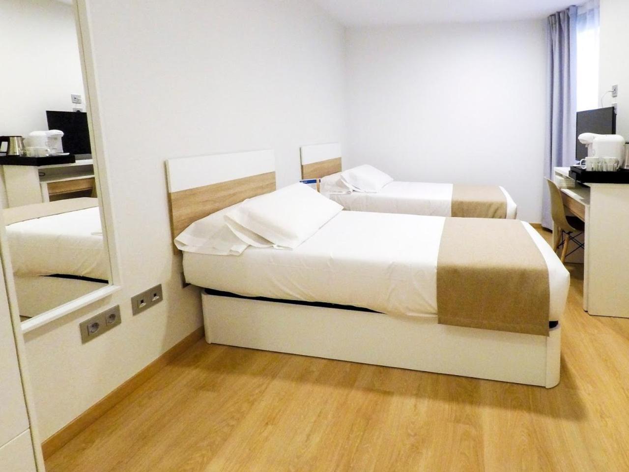 Ginosi Pedralbes Hotel Barcelona Kültér fotó