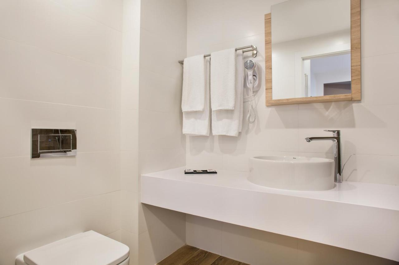 Ginosi Pedralbes Hotel Barcelona Kültér fotó