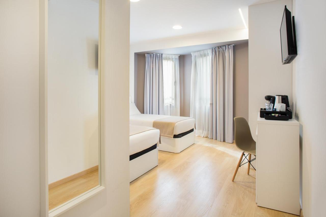 Ginosi Pedralbes Hotel Barcelona Kültér fotó