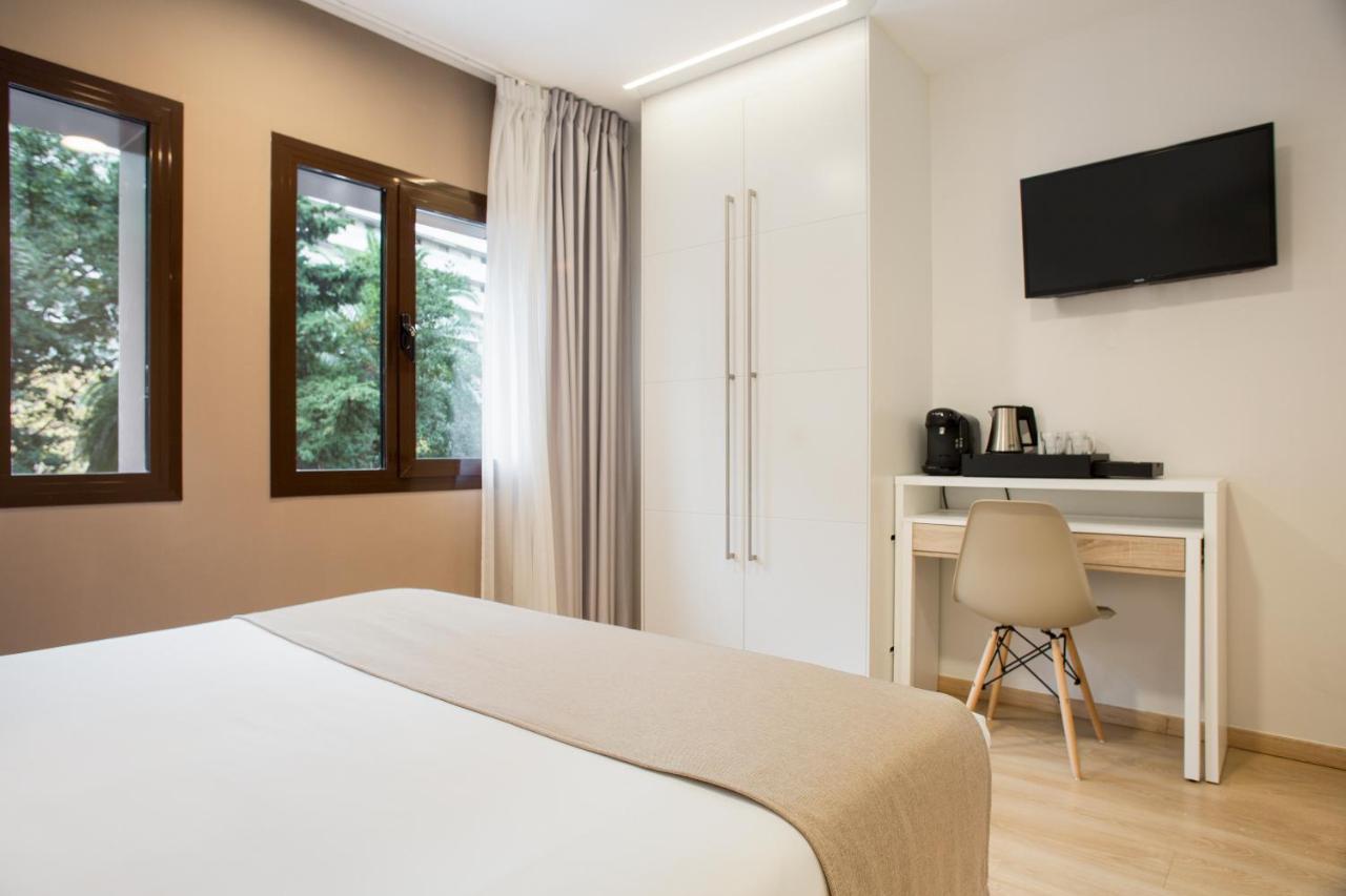 Ginosi Pedralbes Hotel Barcelona Kültér fotó